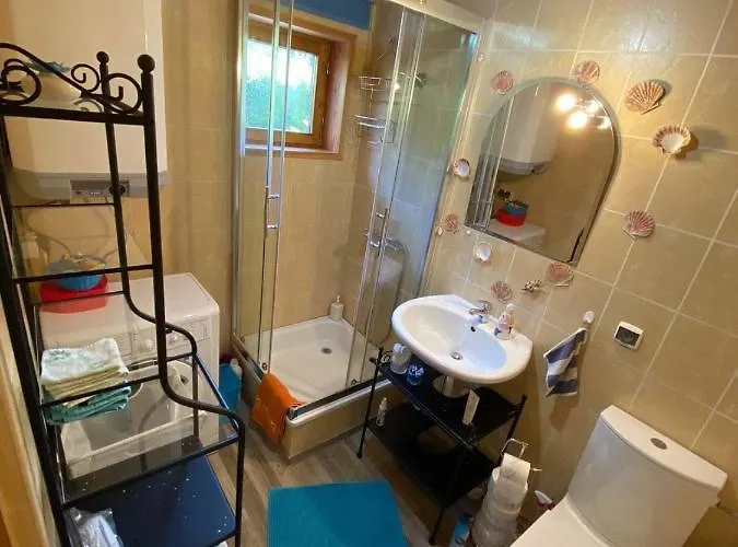 Semesterbostad Grey House *